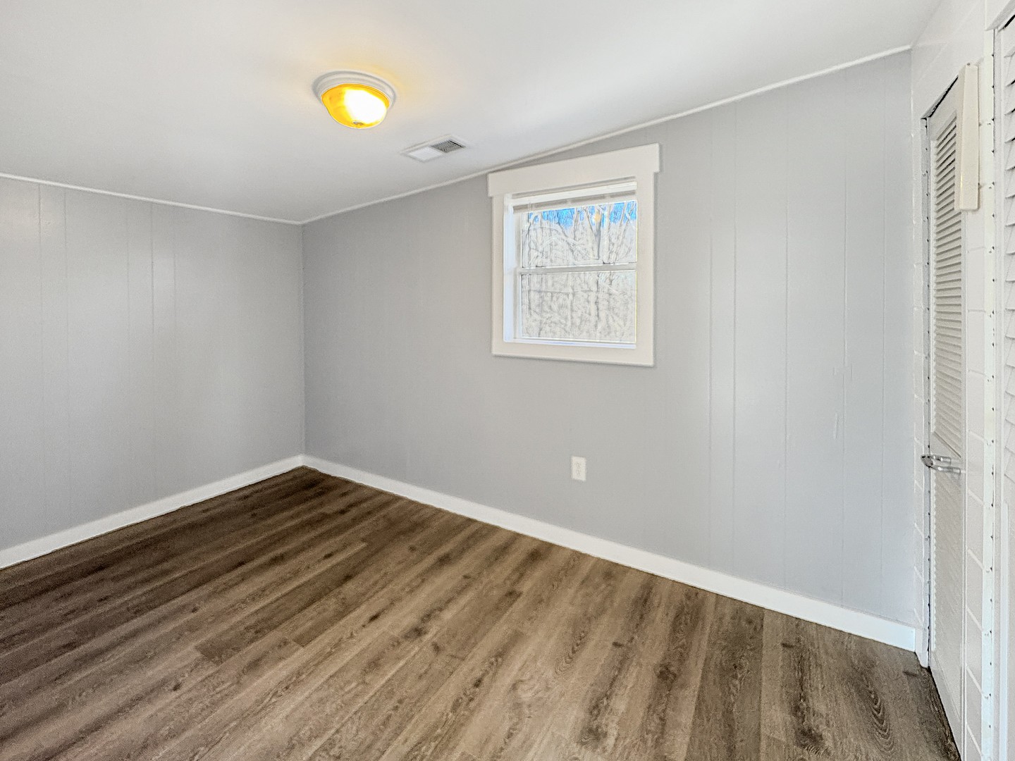 200 E Grove Street, Utica, IL 61373