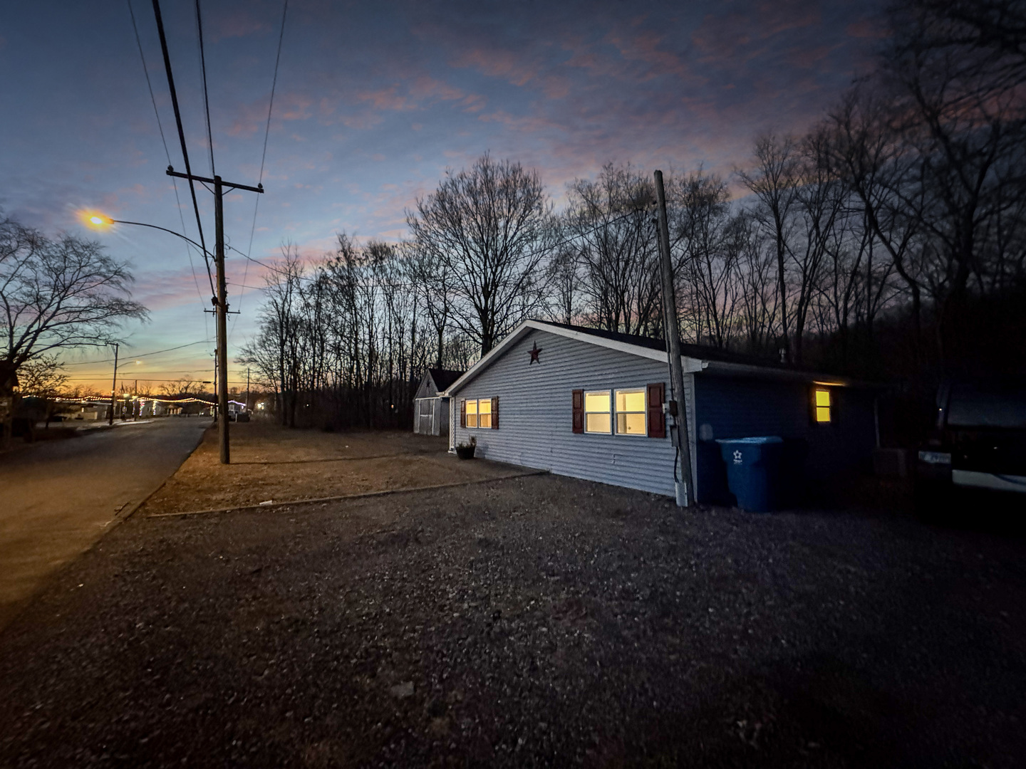 200 E Grove Street, Utica, IL 61373