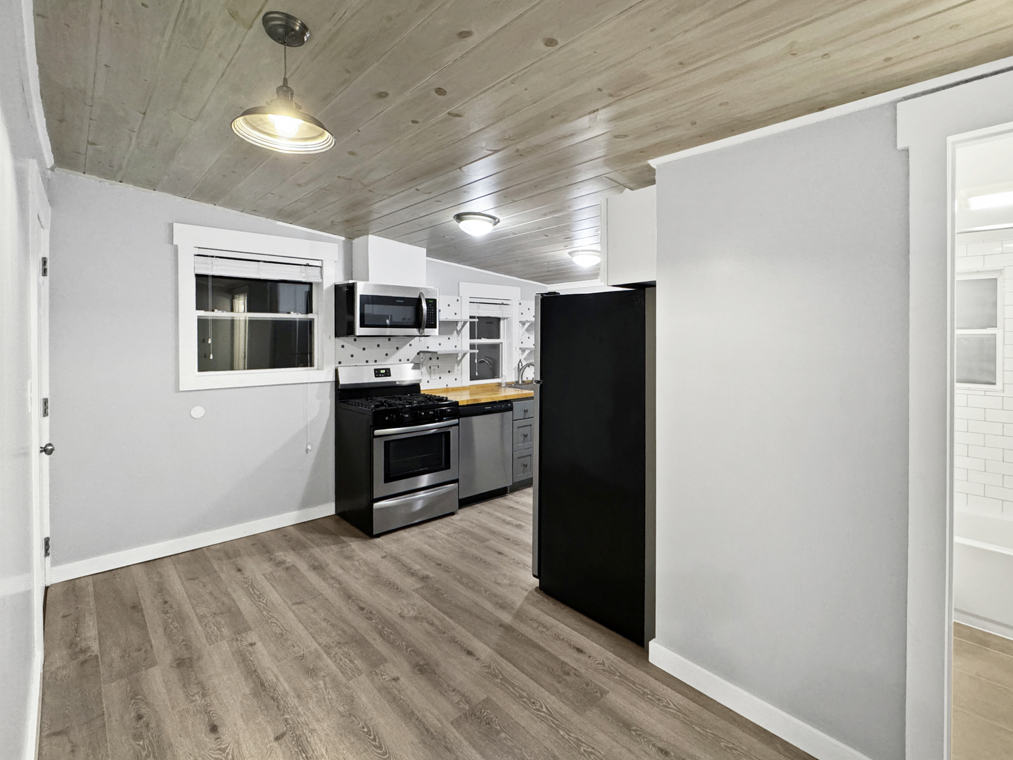 200 E Grove Street, Utica, IL 61373