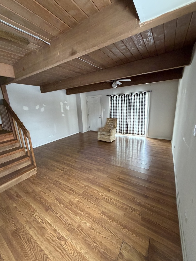 523 MEADOW GREEN Lane, Round Lake Beach, IL 60073