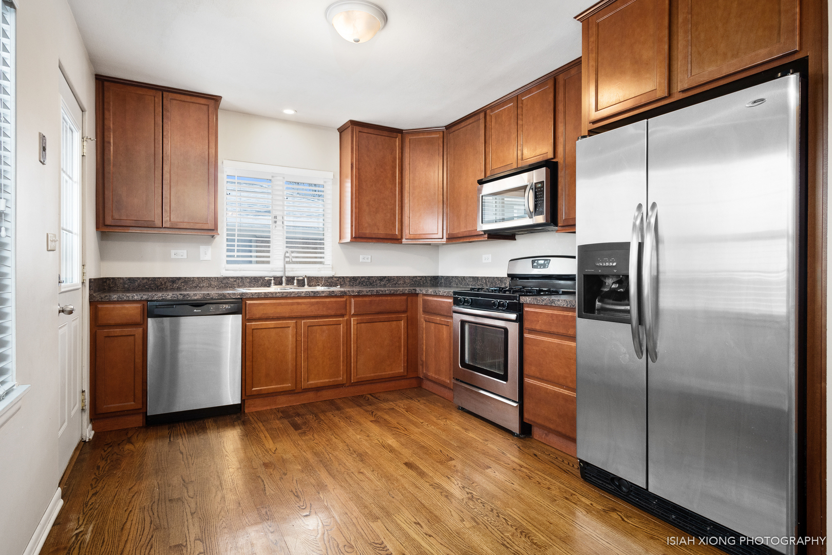 121 Elmwood Drive, Naperville, IL 60540