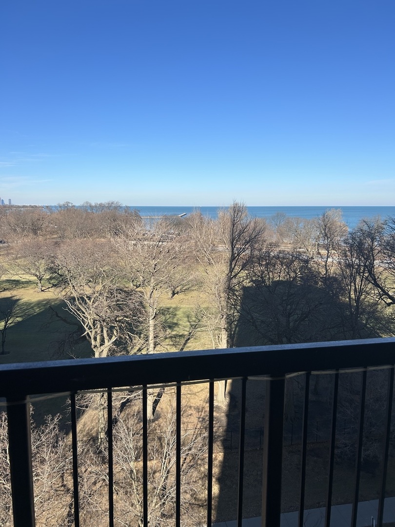 6701 S Crandon Avenue #9B, Chicago, IL 60649