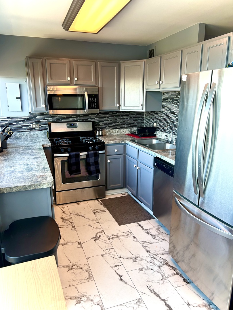 6701 S Crandon Avenue #9B, Chicago, IL 60649