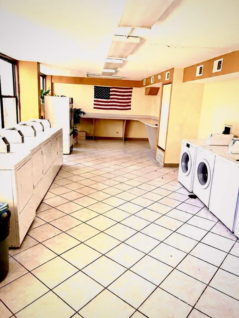 6701 S Crandon Avenue #9B, Chicago, IL 60649