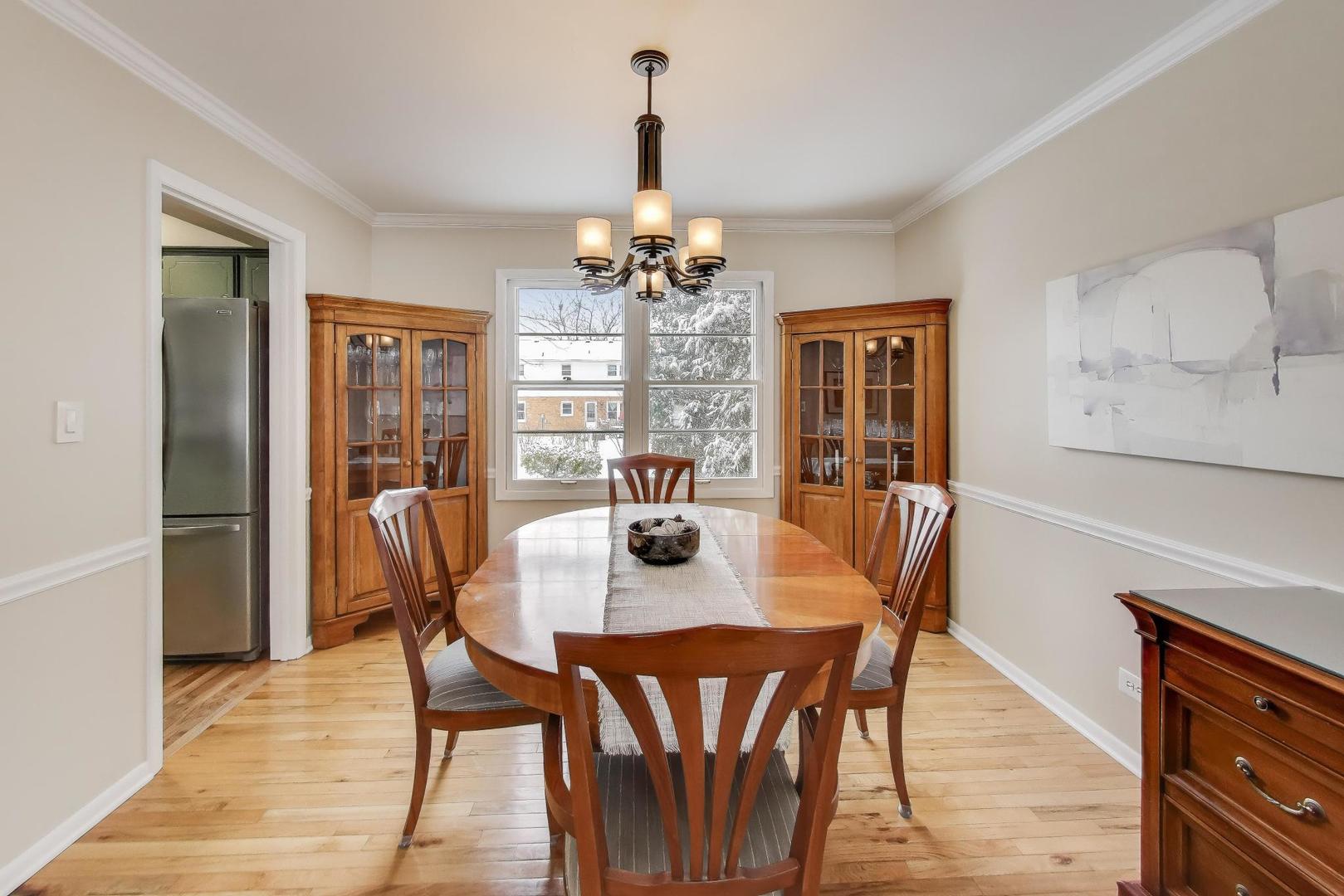 913 N Arrowhead Drive, Palatine, IL 60074