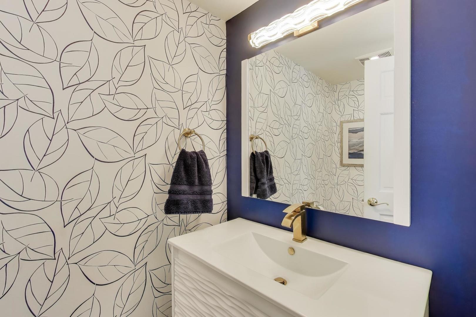 913 N Arrowhead Drive, Palatine, IL 60074