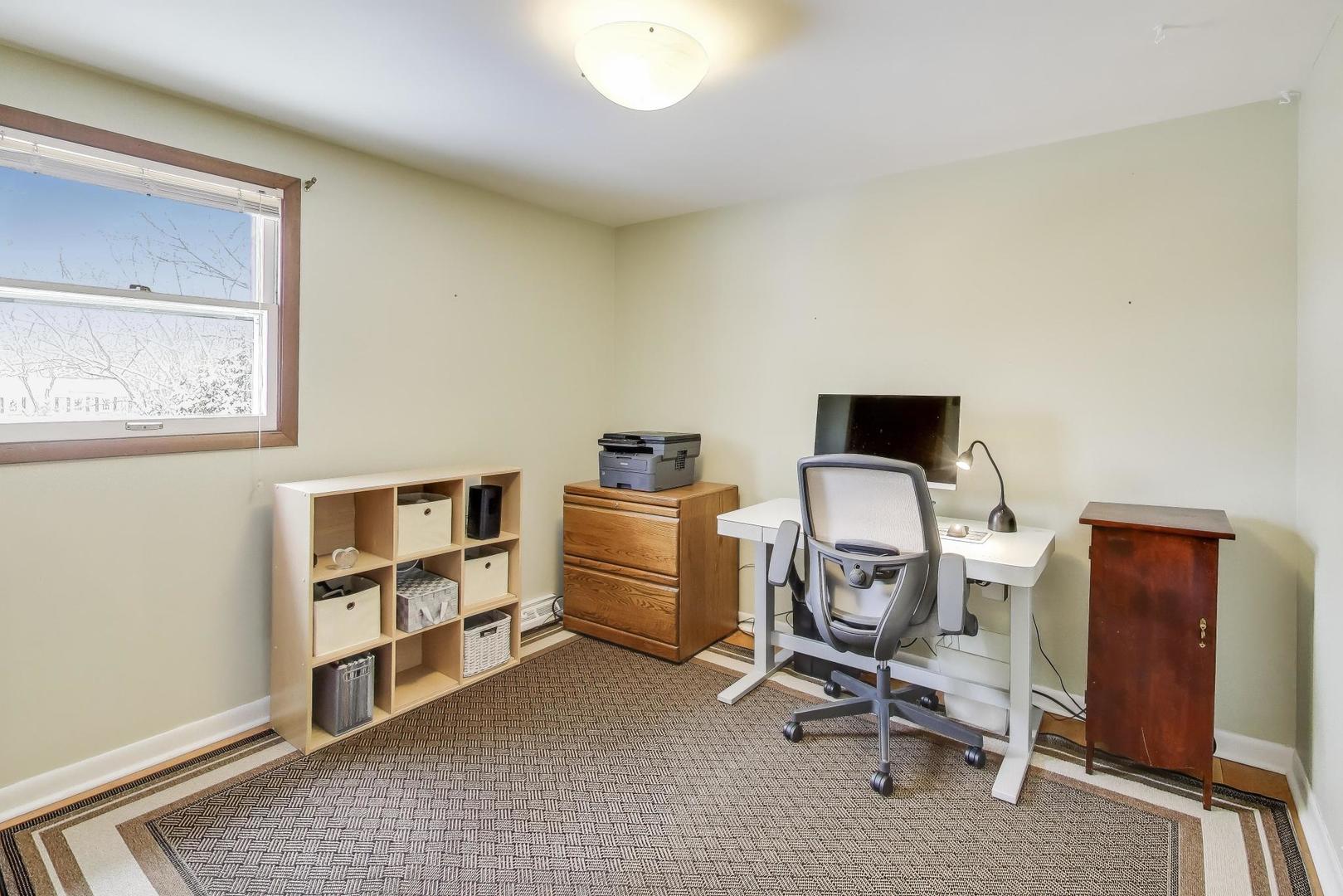 913 N Arrowhead Drive, Palatine, IL 60074