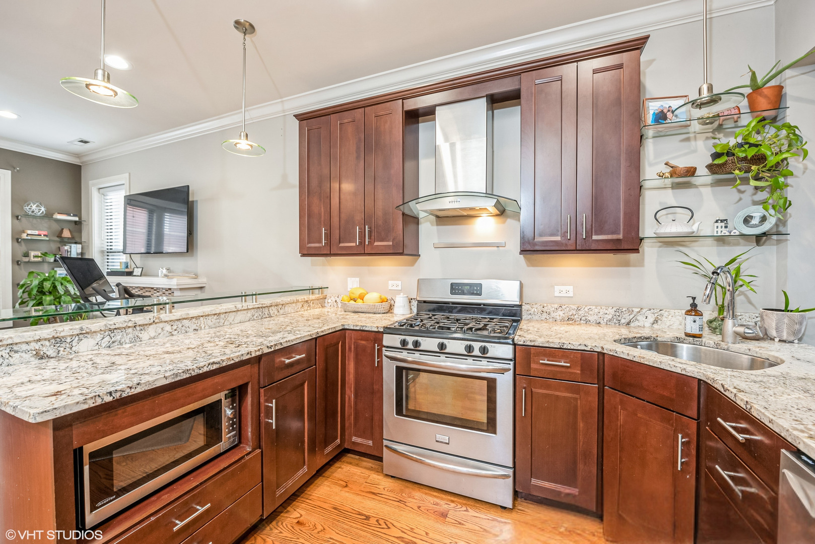 2430 N Geneva Terrace #1, Chicago, IL 60614