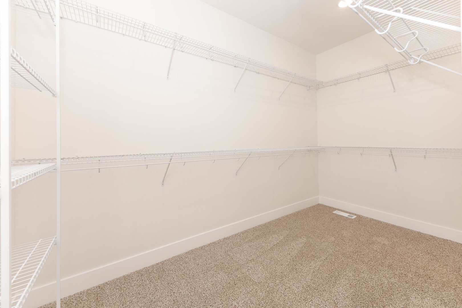 5215 Castlebar Drive, Bloomington, IL 61705