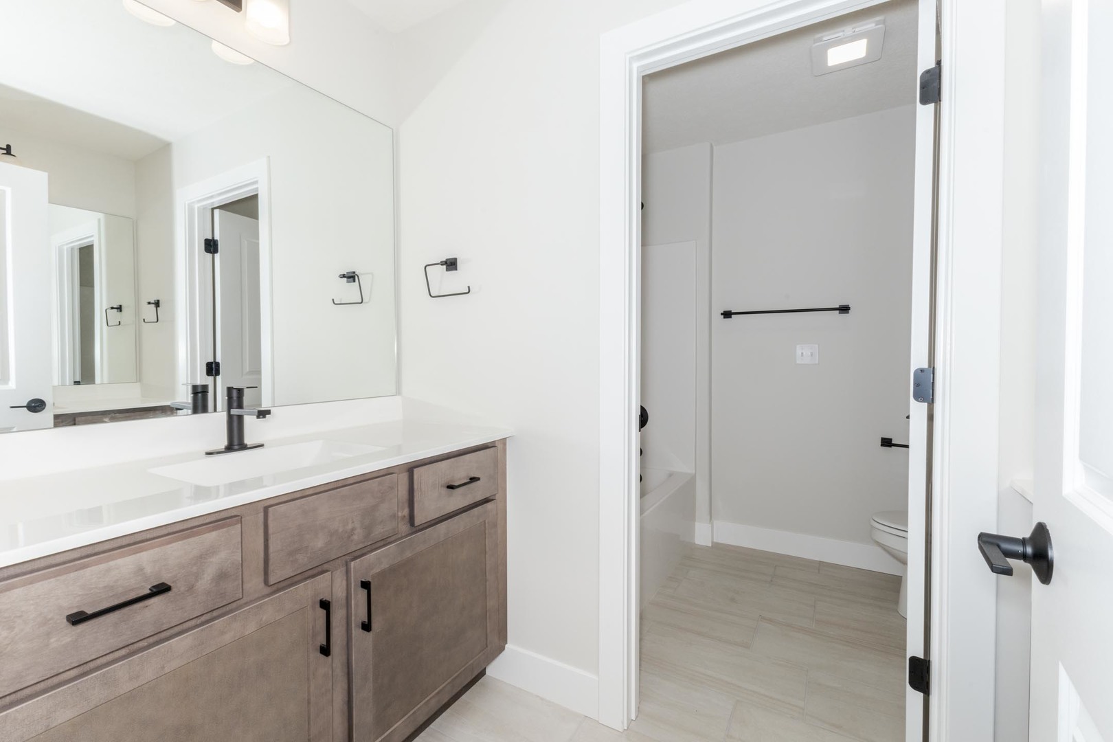 5215 Castlebar Drive, Bloomington, IL 61705