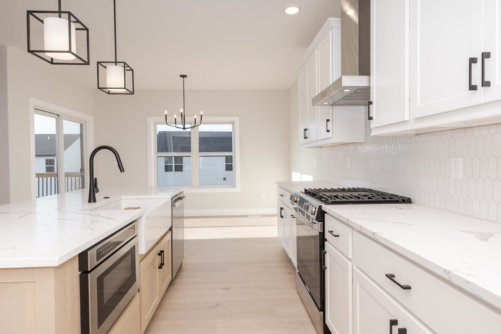 5215 Castlebar Drive, Bloomington, IL 61705