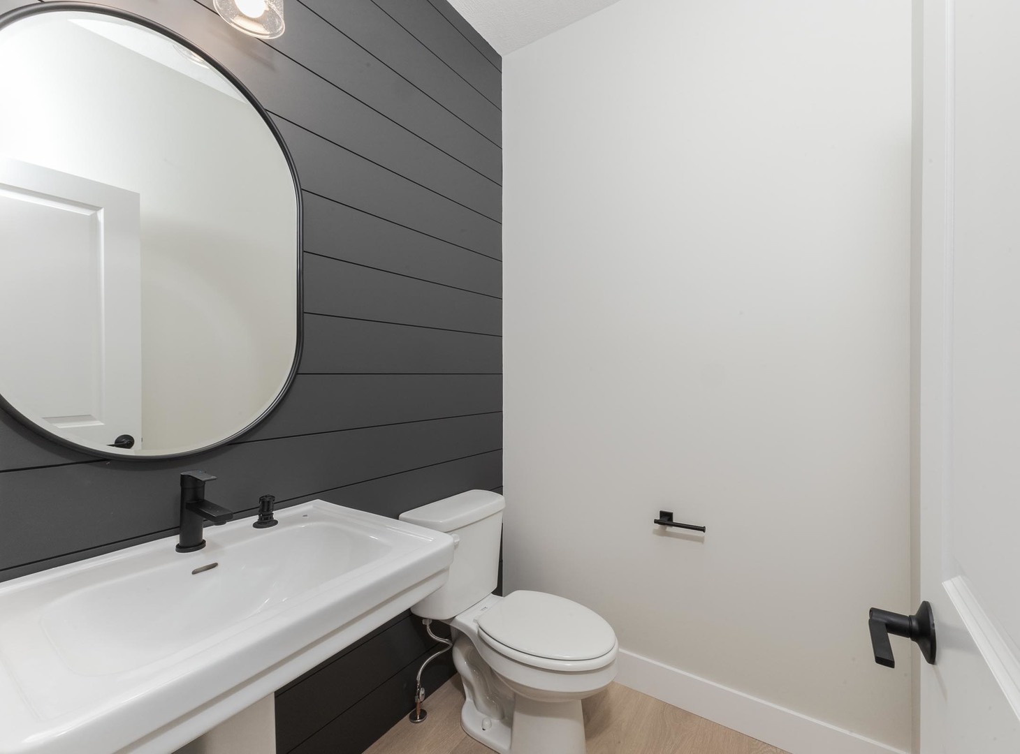 5215 Castlebar Drive, Bloomington, IL 61705