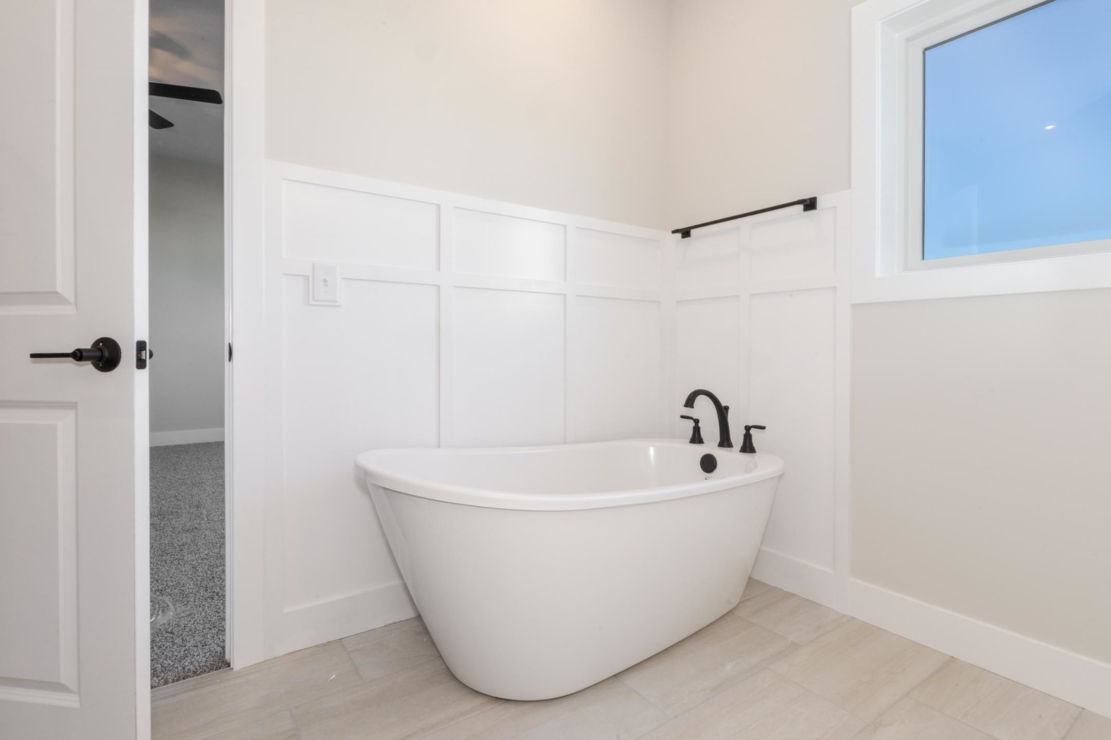 5215 Castlebar Drive, Bloomington, IL 61705