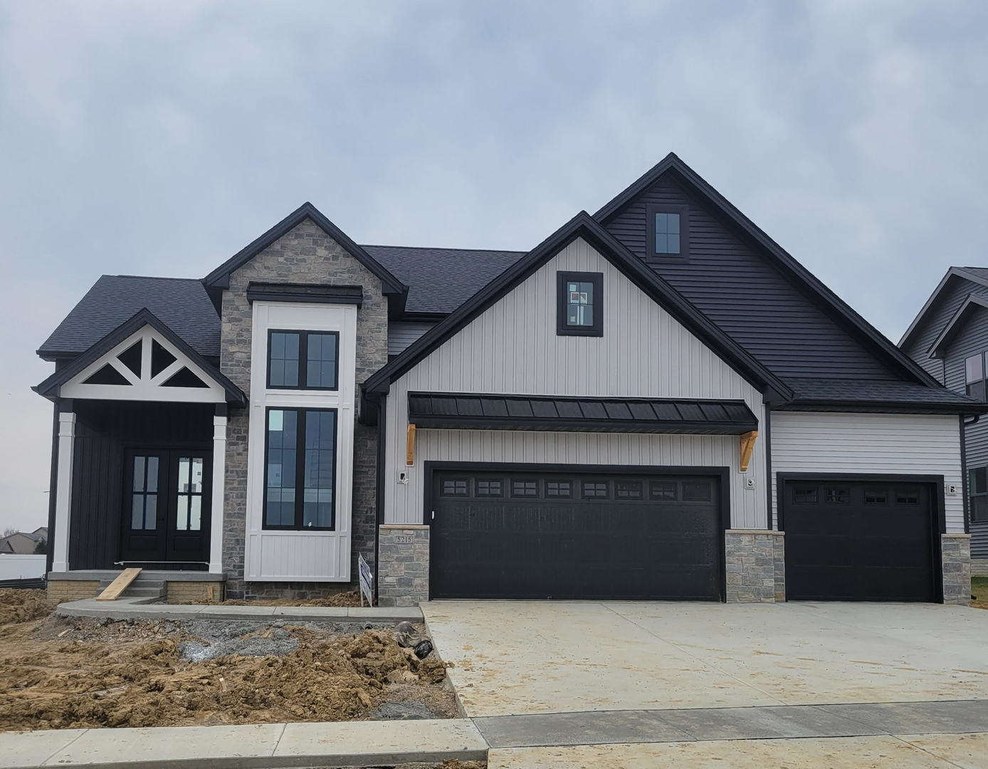 5215 Castlebar Drive, Bloomington, IL 61705