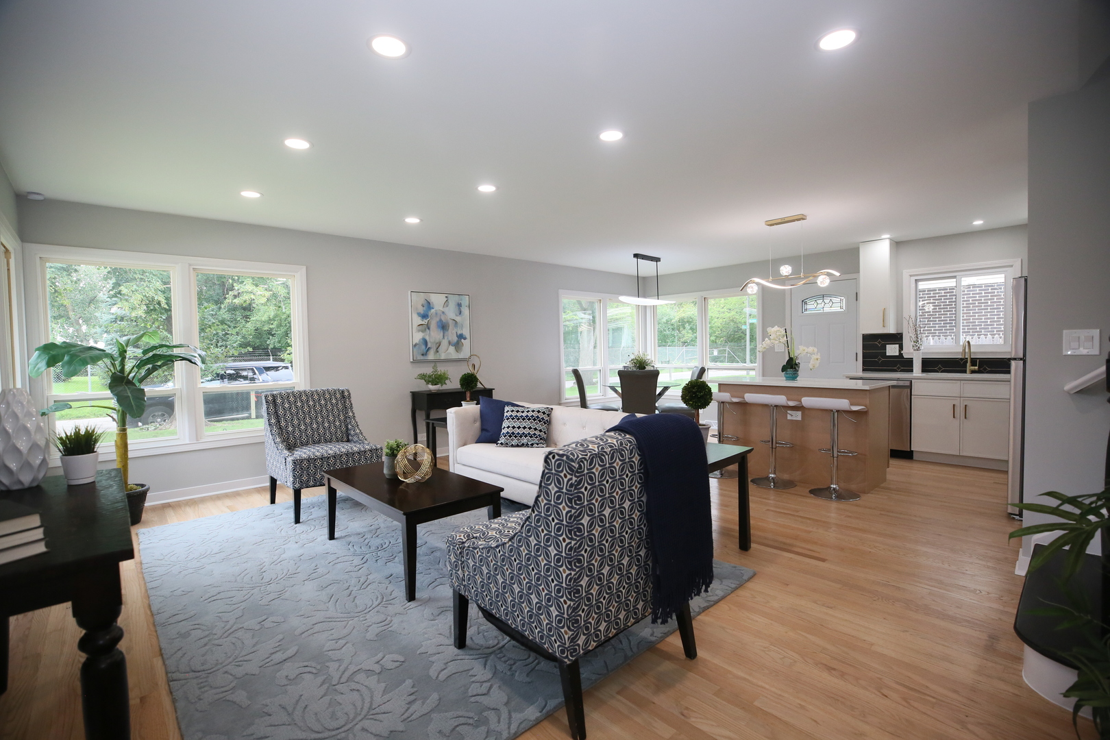 728 N Parker Street, Elmhurst, IL 60126