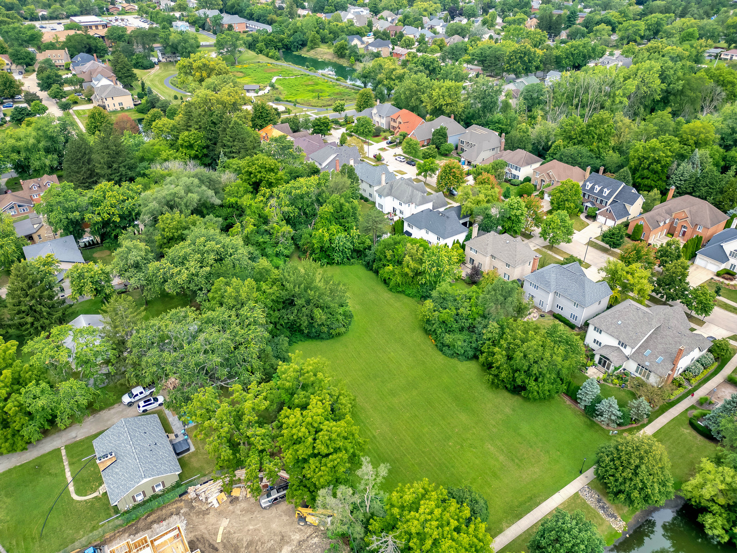 5725 S Wilmette Avenue, Westmont, IL 60559