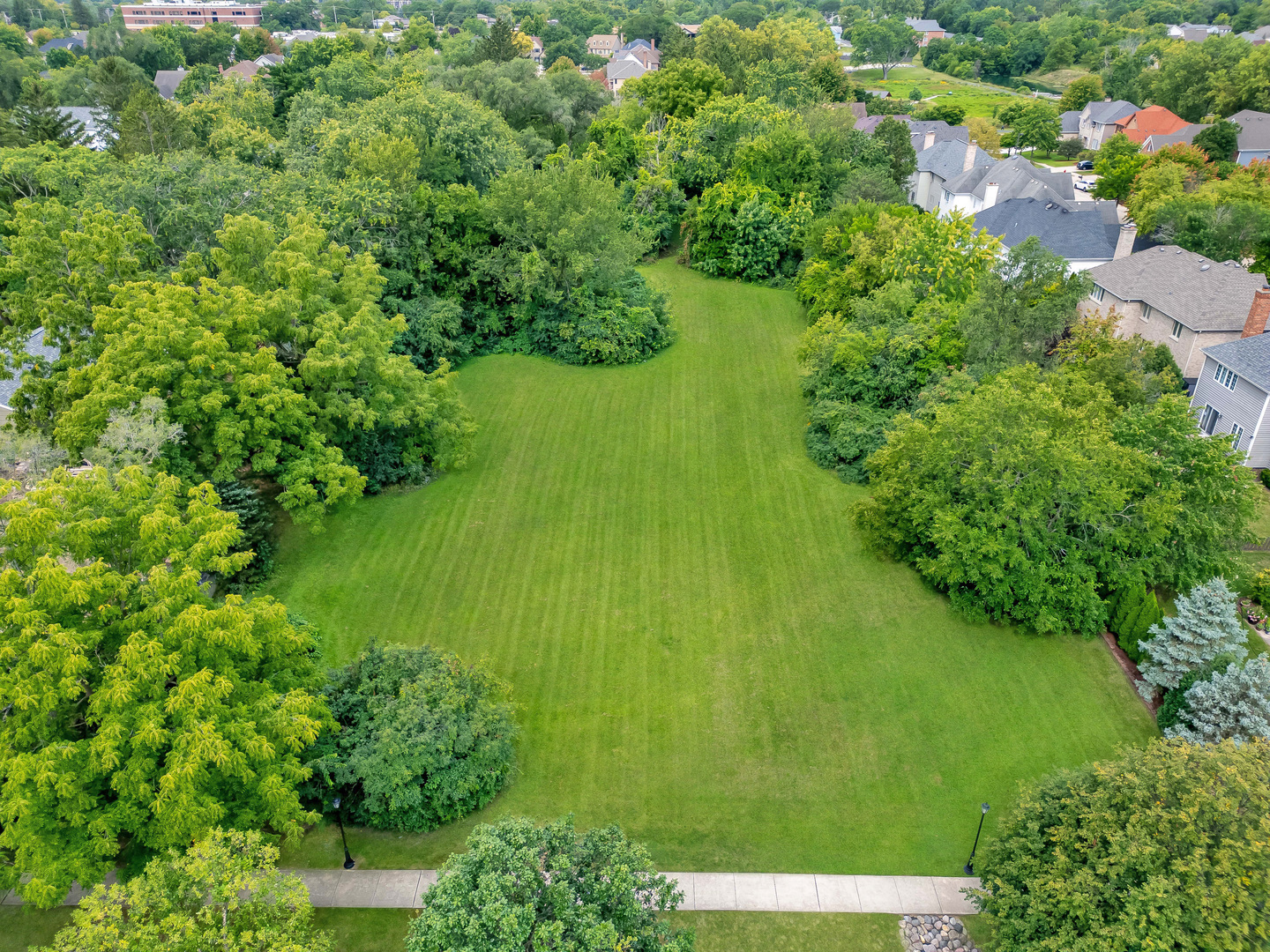 5725 S Wilmette Avenue, Westmont, IL 60559