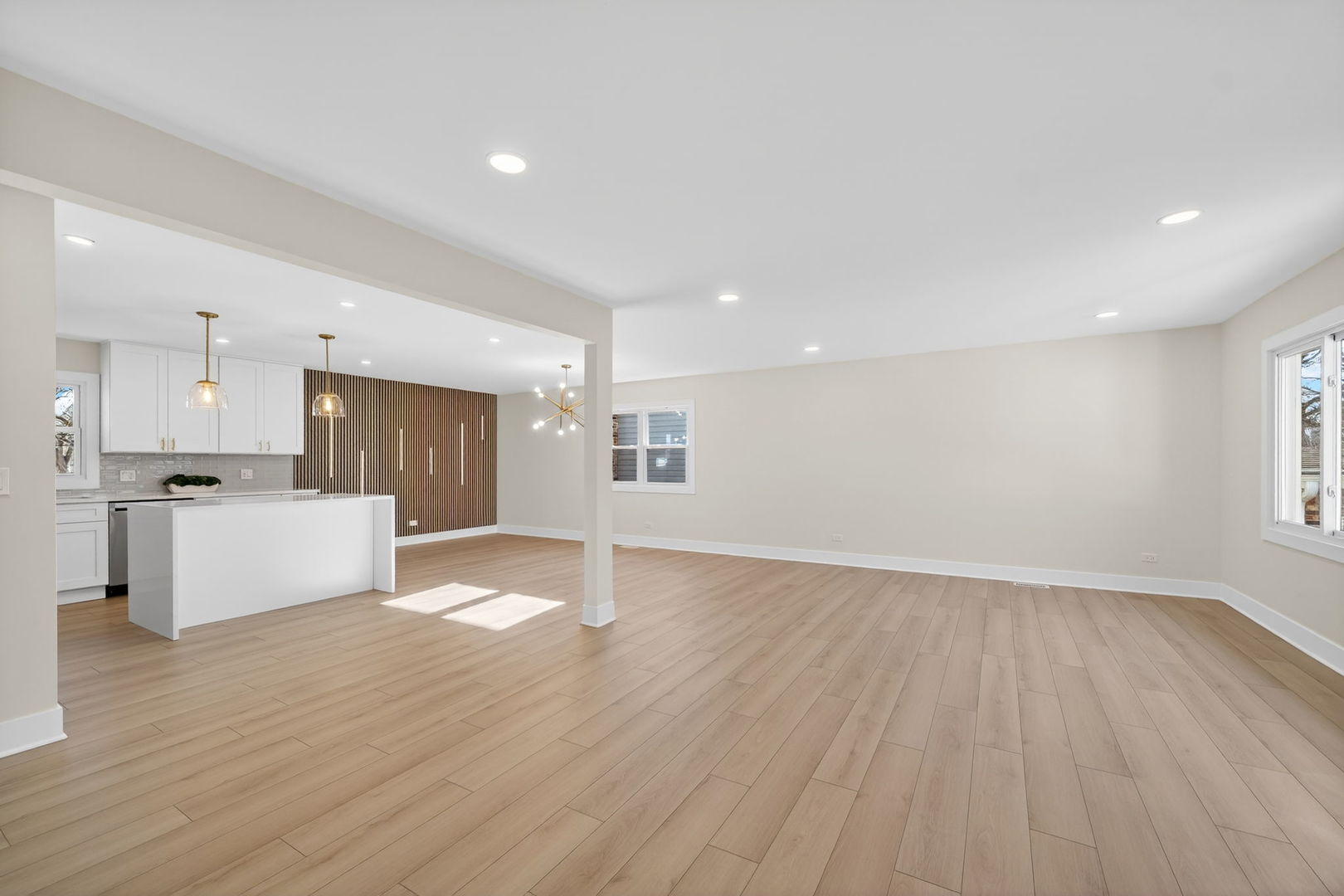 1319 N Chestnut Avenue, Arlington Heights, IL 60004