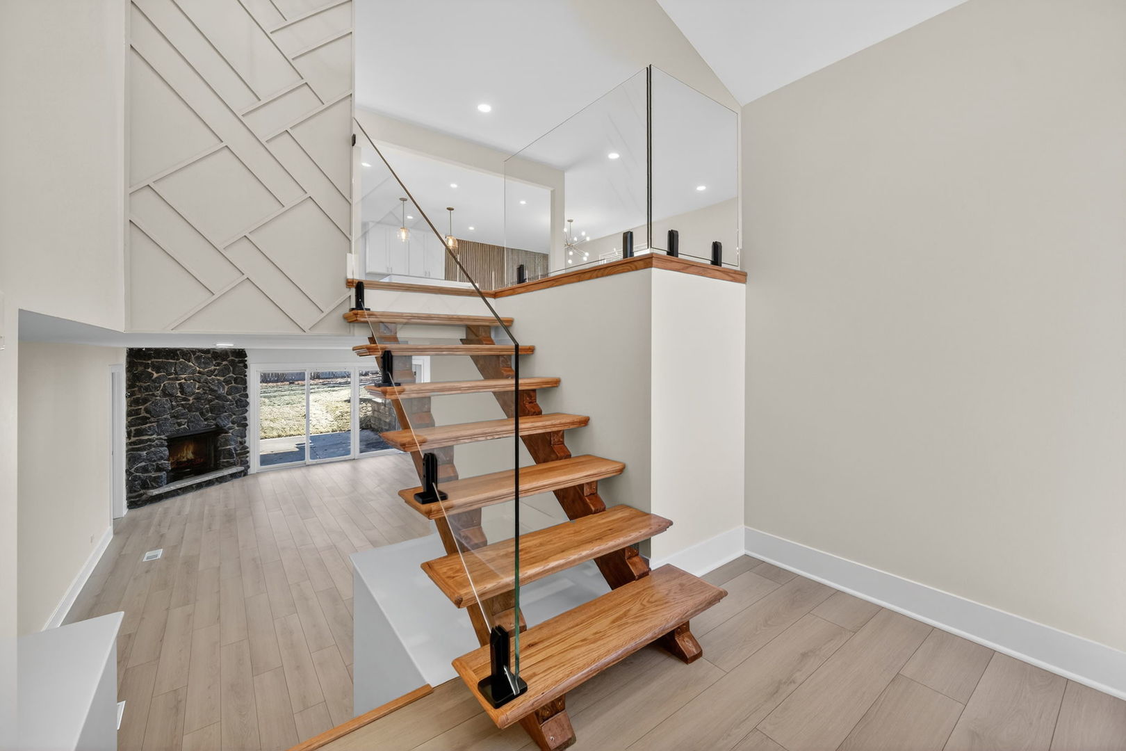 1319 N Chestnut Avenue, Arlington Heights, IL 60004