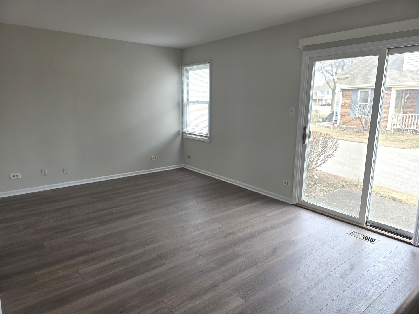 2549 College Hill Circle, Schaumburg, IL 60173