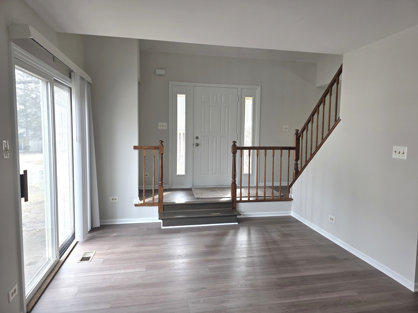 2549 College Hill Circle, Schaumburg, IL 60173