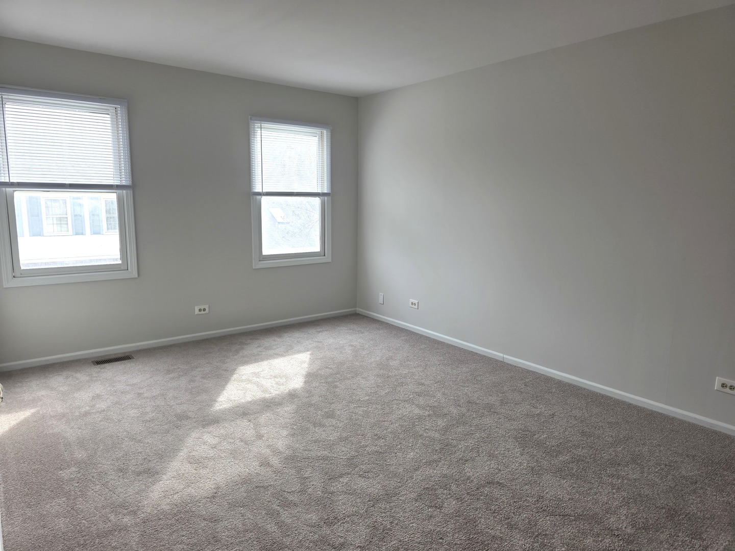 2549 College Hill Circle, Schaumburg, IL 60173