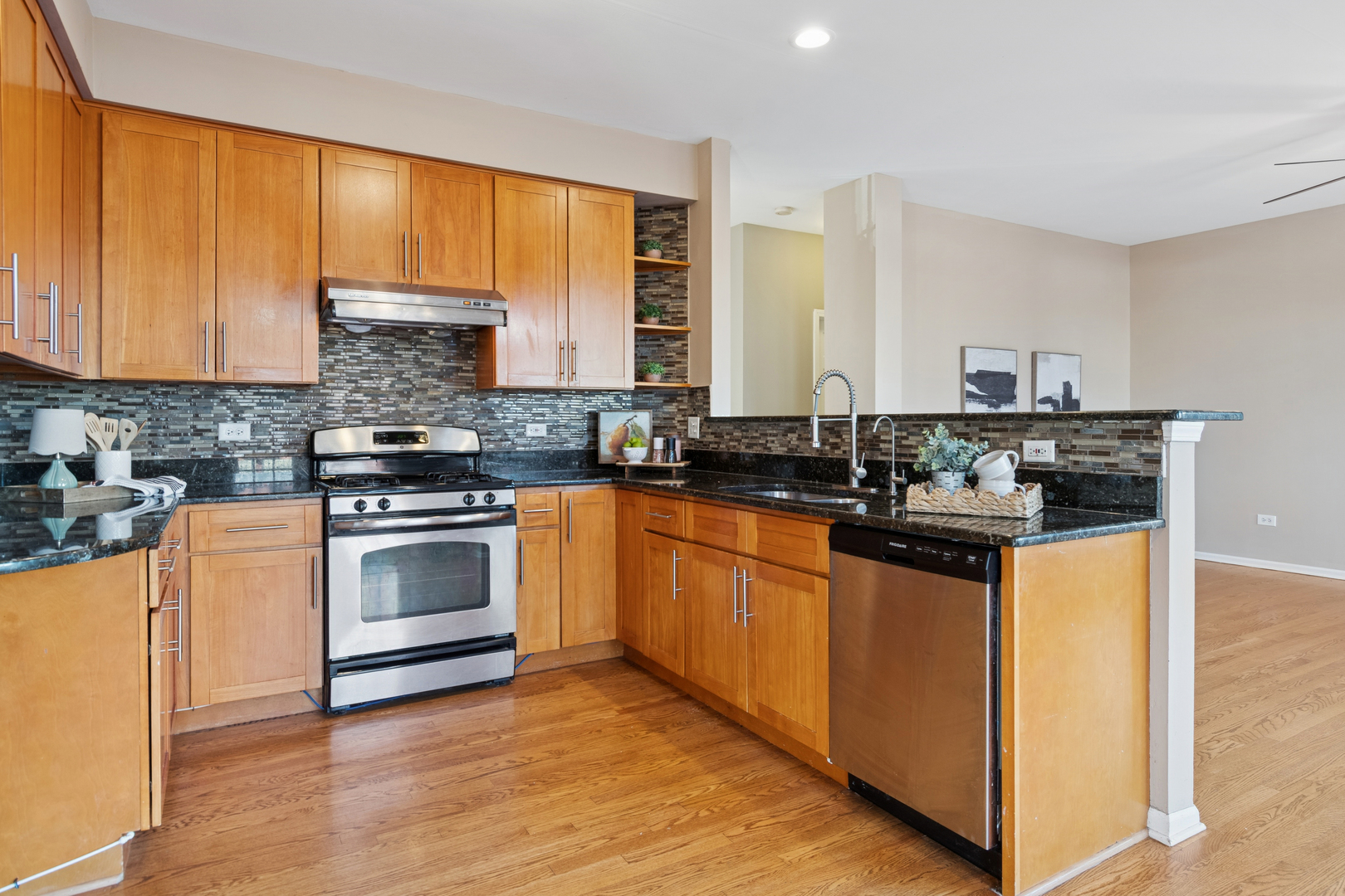 206 Sparrow Lane, Bolingbrook, IL 60490