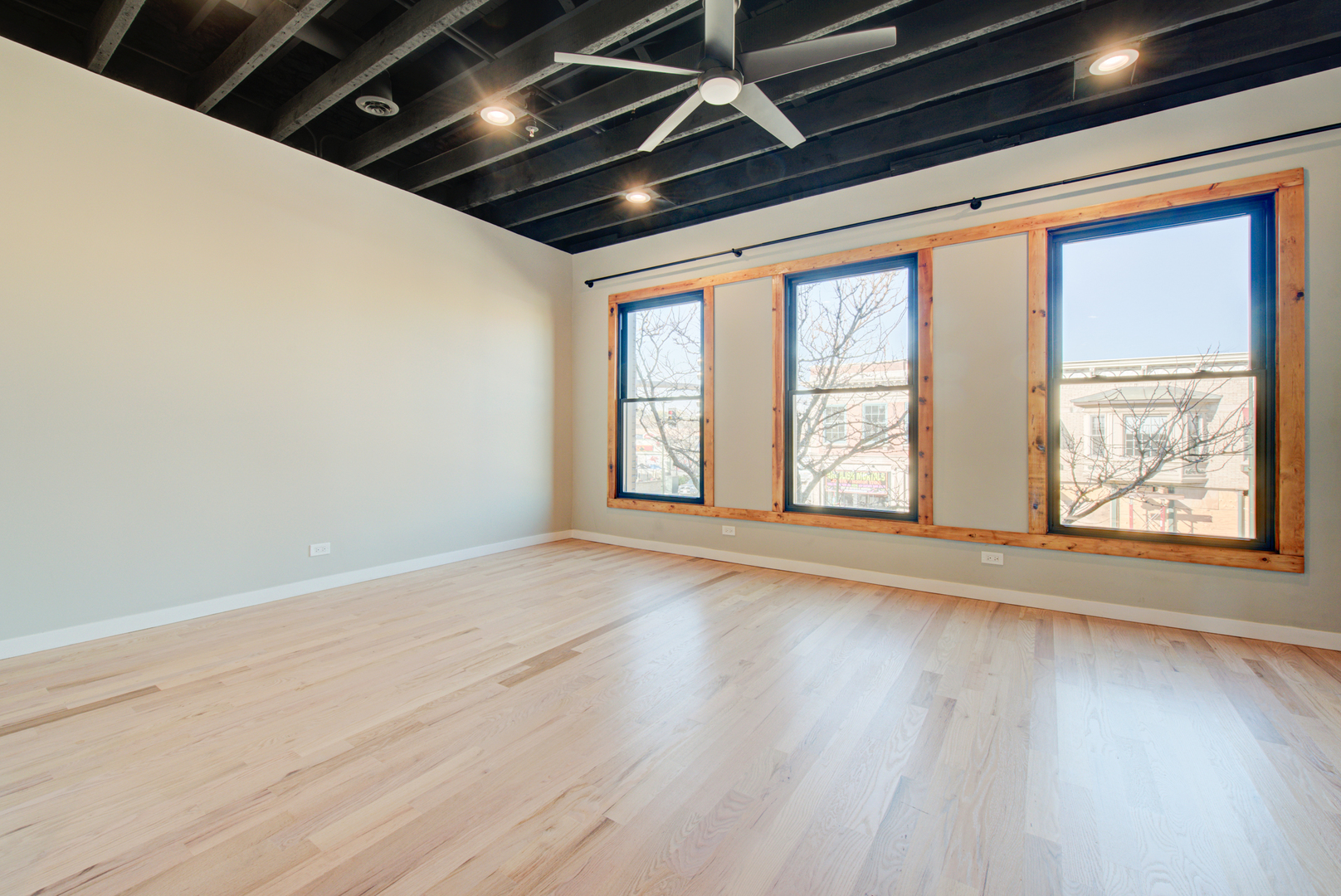 221 W Main Street, St. Charles, IL 60174