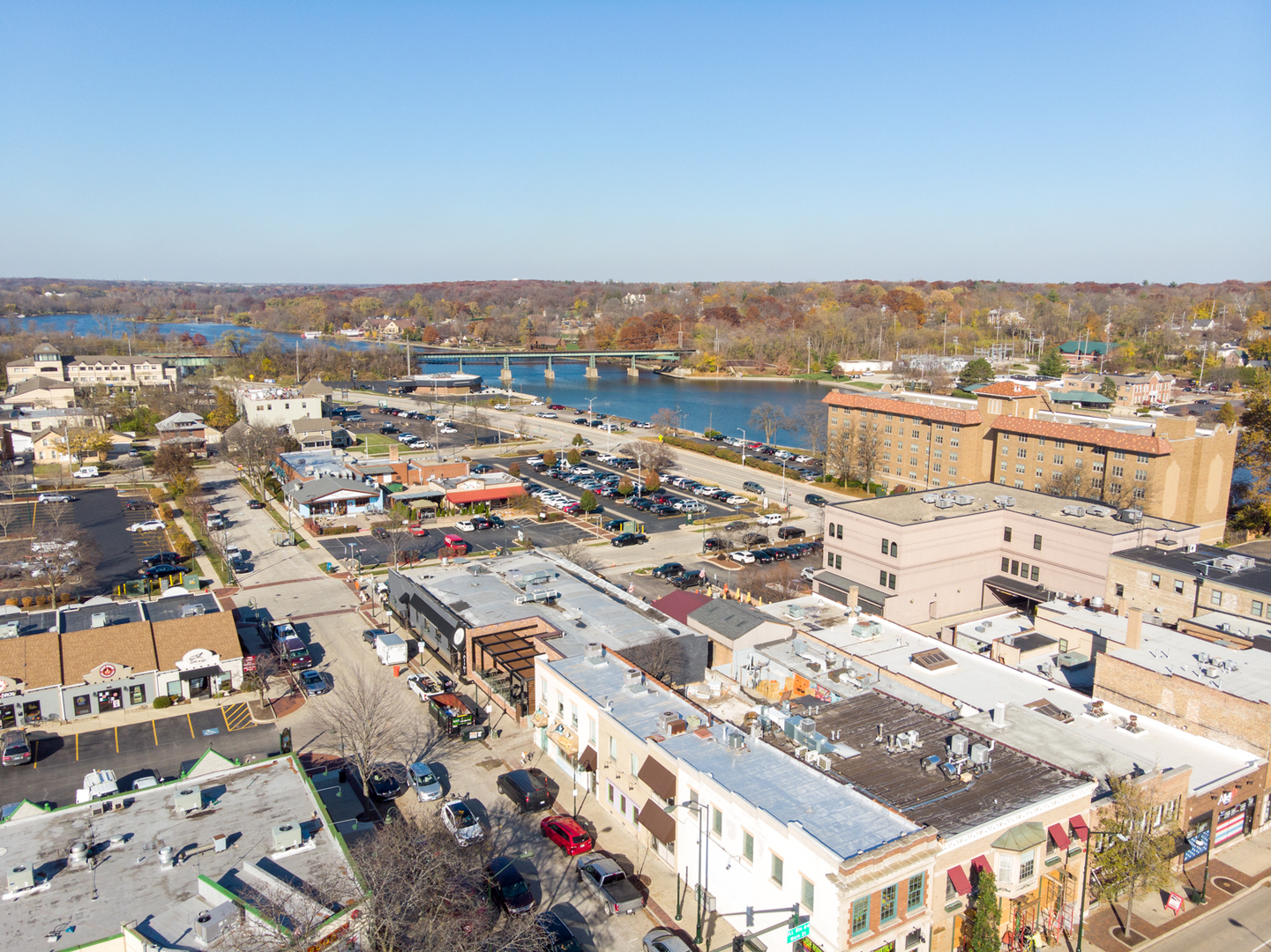 221 W Main Street, St. Charles, IL 60174