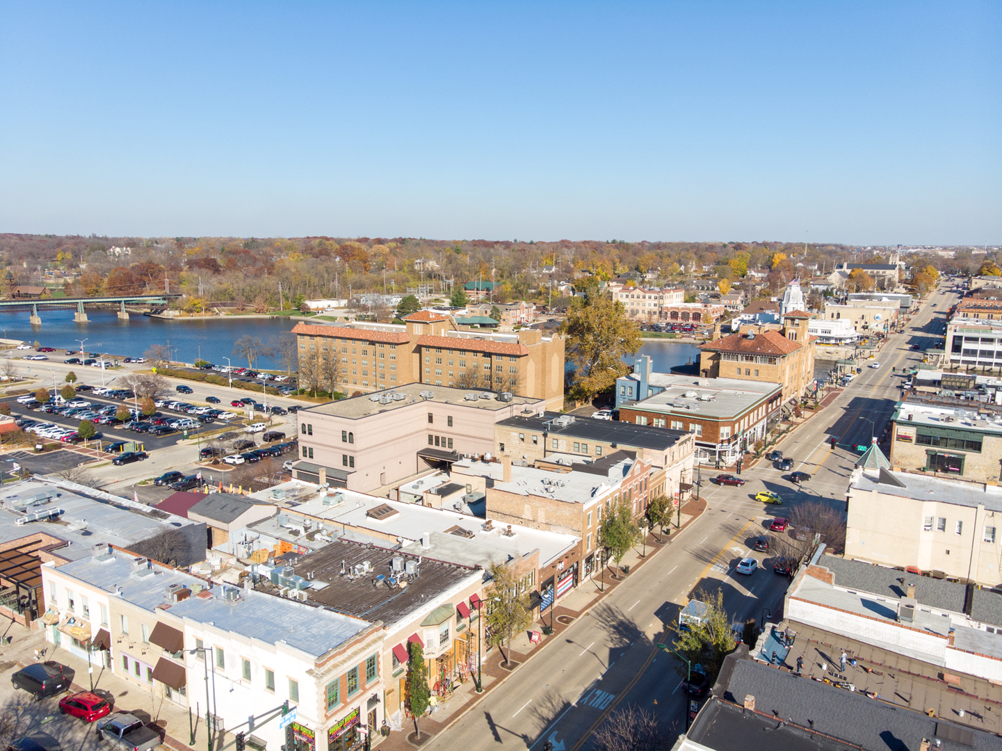 221 W Main Street, St. Charles, IL 60174