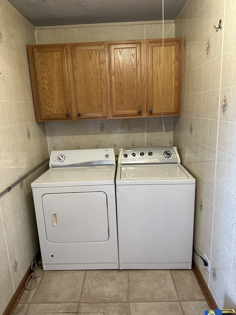 6316 W 83RD Place, Burbank, IL 60459