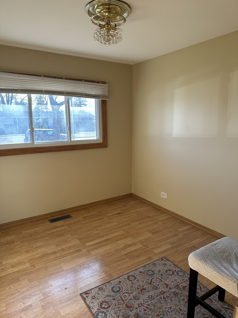 6316 W 83RD Place, Burbank, IL 60459