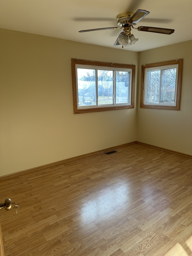 6316 W 83RD Place, Burbank, IL 60459