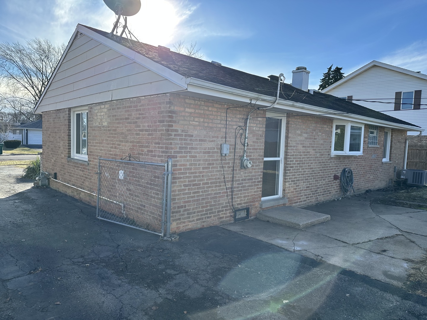 6316 W 83RD Place, Burbank, IL 60459