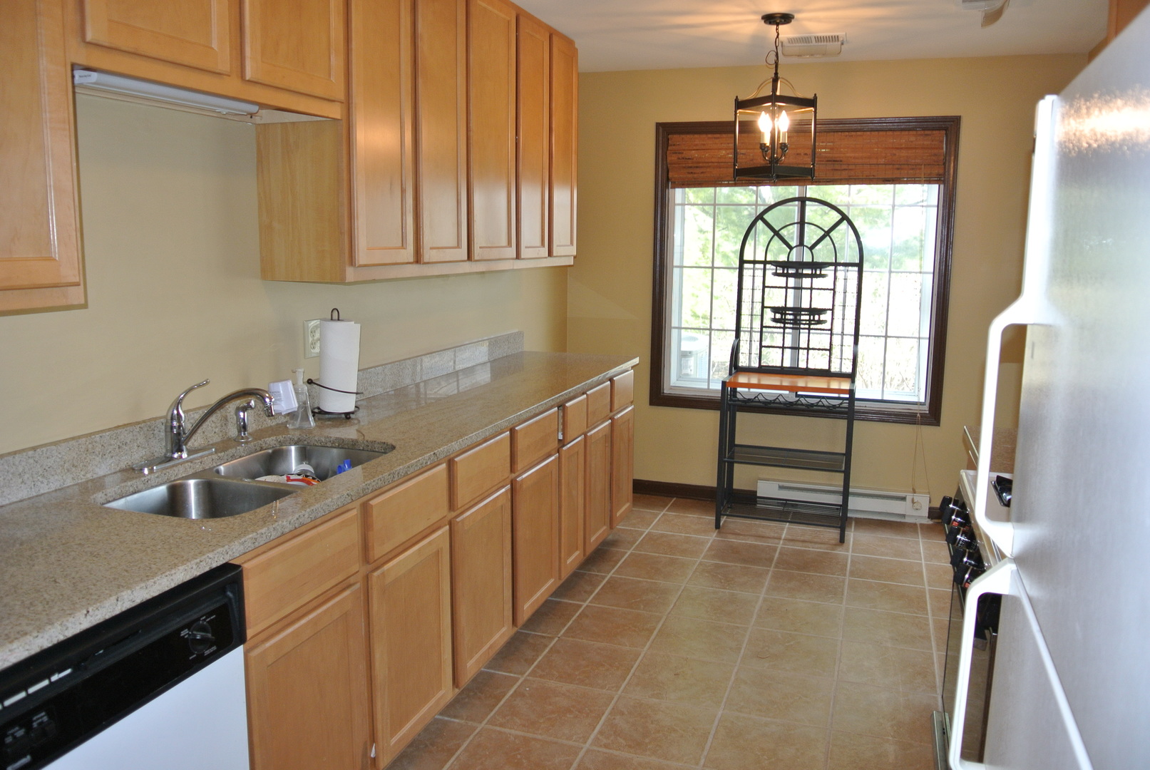 2458 CHARLESTON Drive #5, Schaumburg, IL 60193