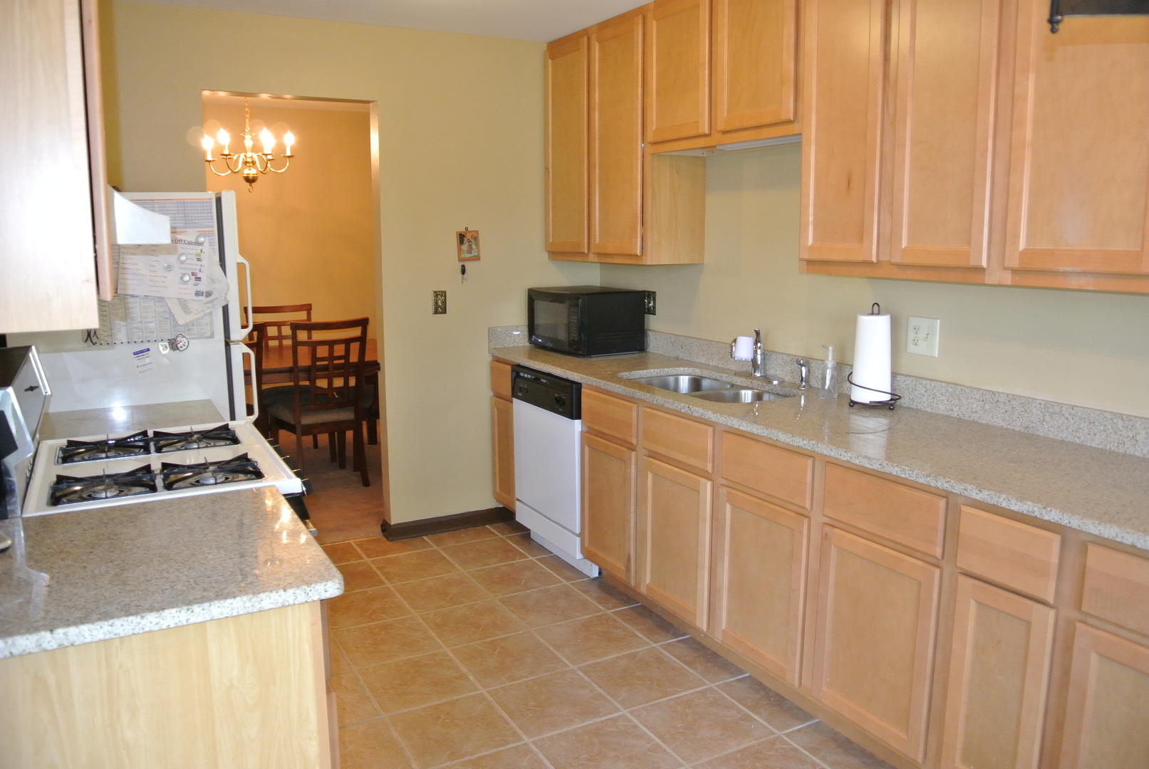 2458 CHARLESTON Drive #5, Schaumburg, IL 60193