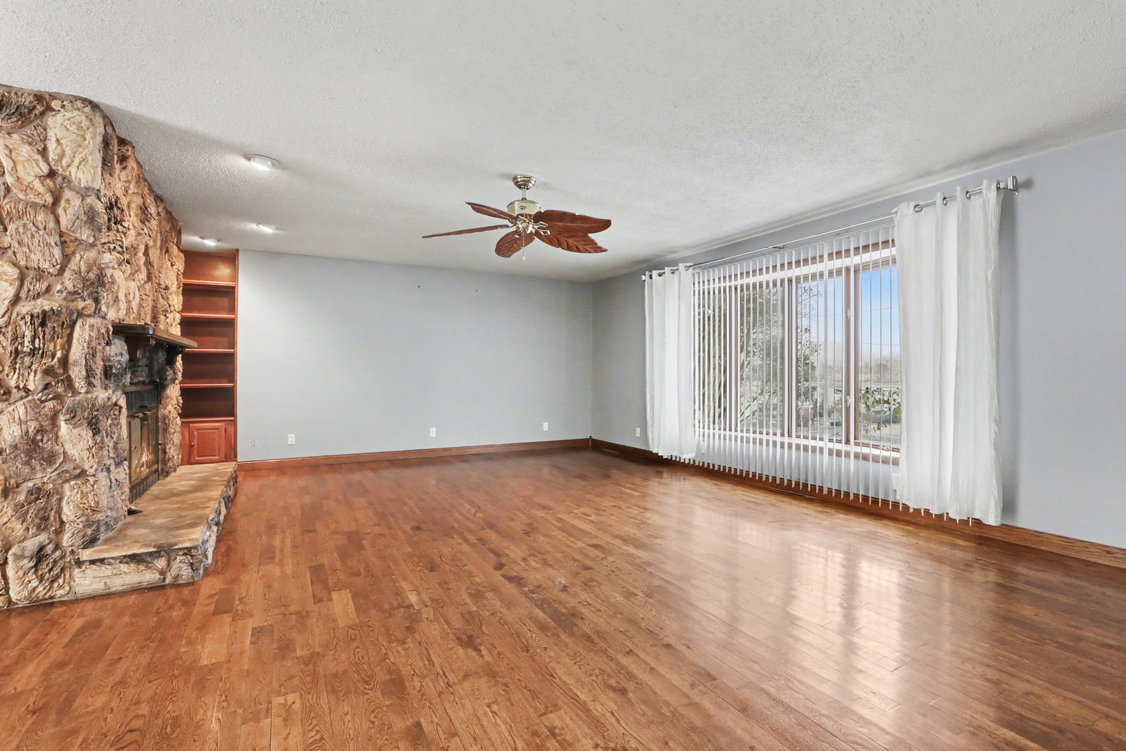 24304 S Frontage Road, Channahon, IL 60410