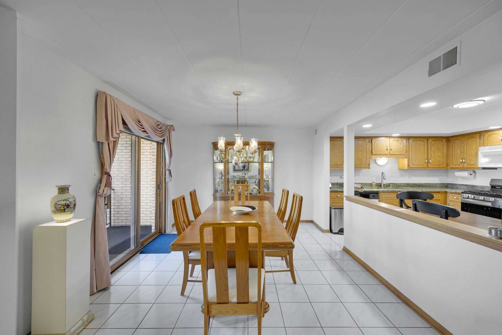 7913 W 157th Street #1E, Orland Park, IL 60462