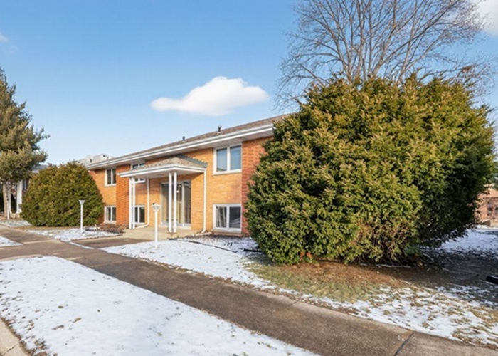 18235 Exchange Avenue, Lansing, IL 60438