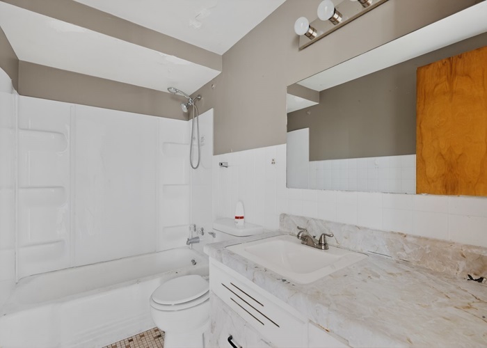 18235 Exchange Avenue, Lansing, IL 60438