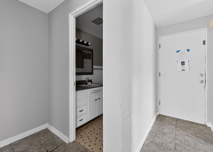 18235 Exchange Avenue, Lansing, IL 60438