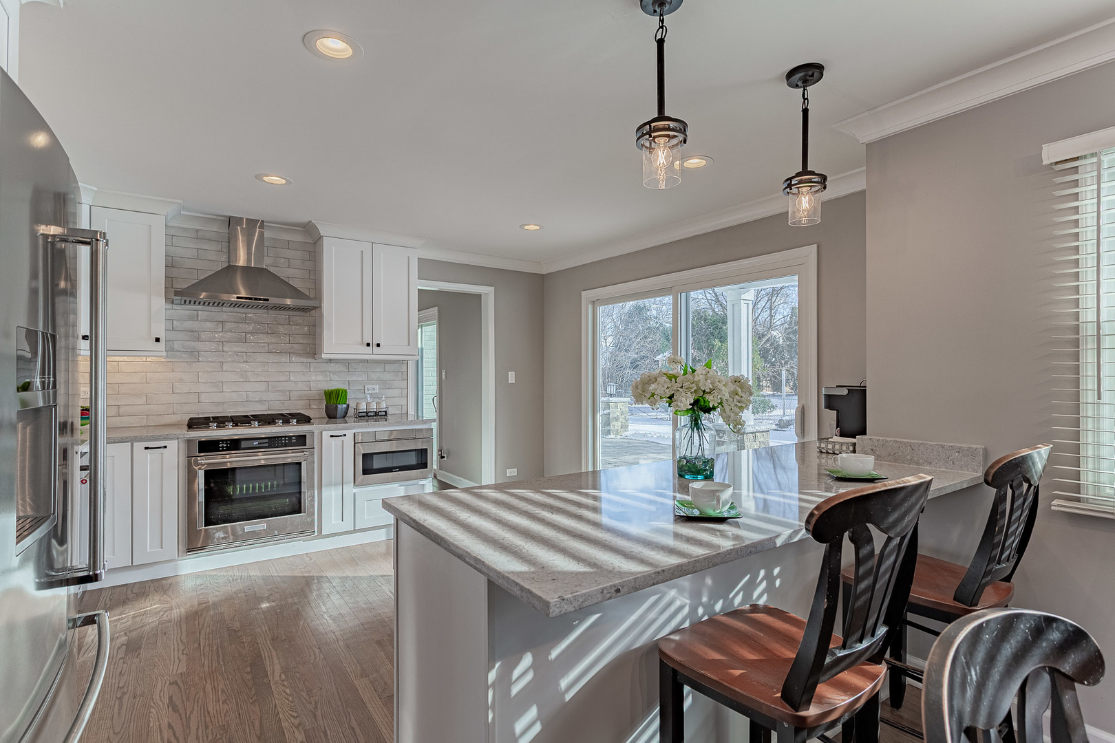 1330 S RIDGE Avenue, Arlington Heights, IL 60005