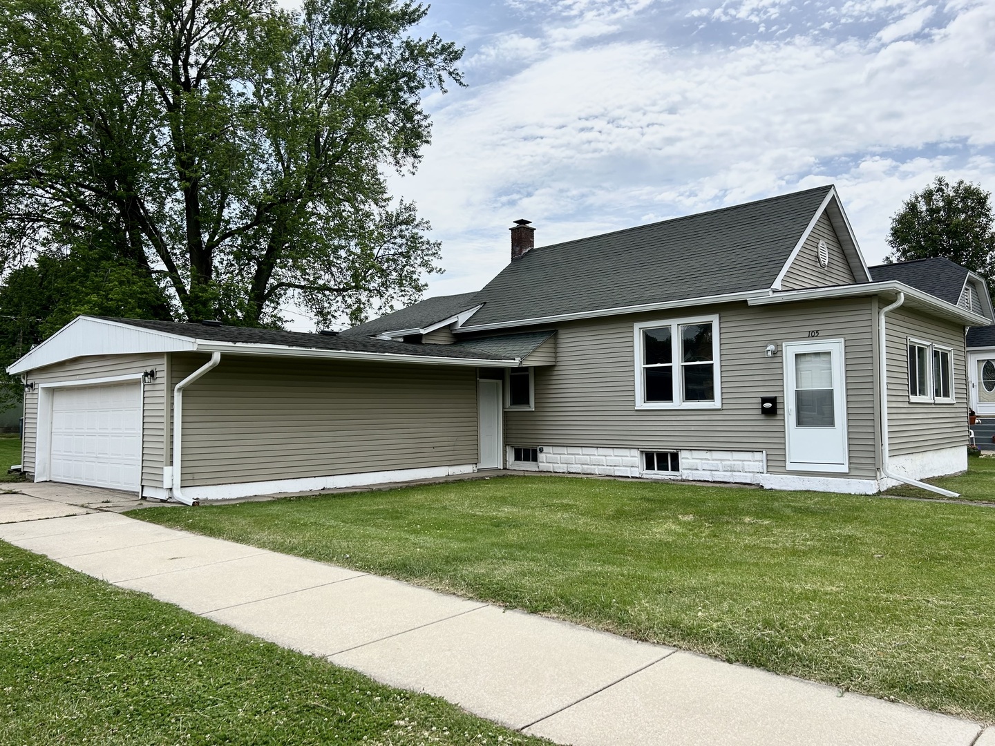 105 W 2nd Street, Spring Valley, IL 61362