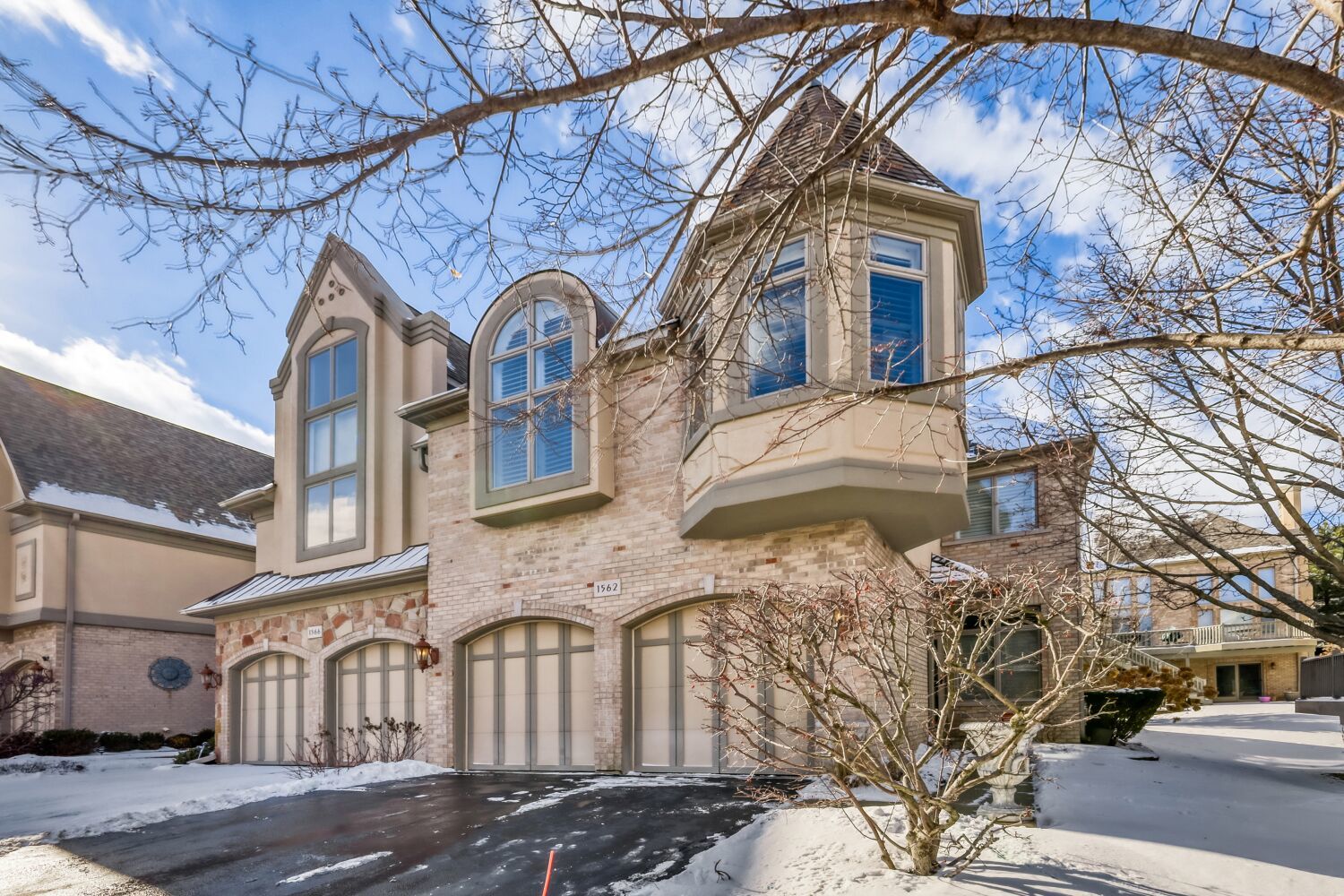 1562 S Paul Le Comte Court, Palatine, IL 60067