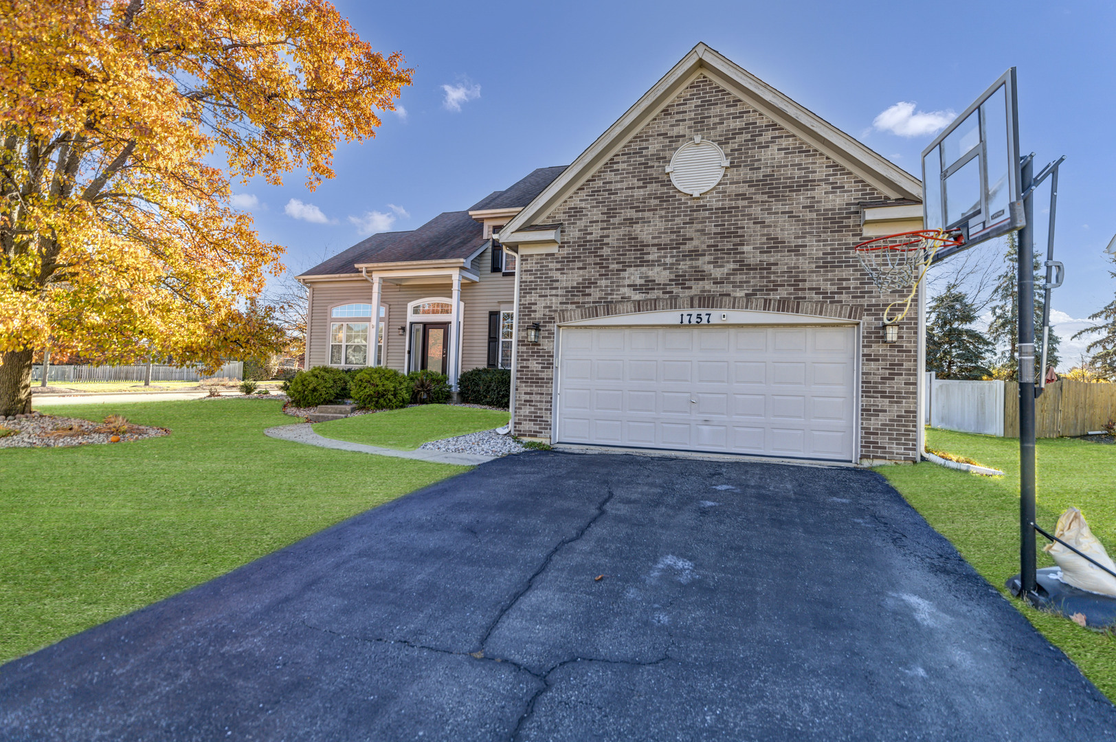 1757 PINNACLE Drive, Aurora, IL 60502