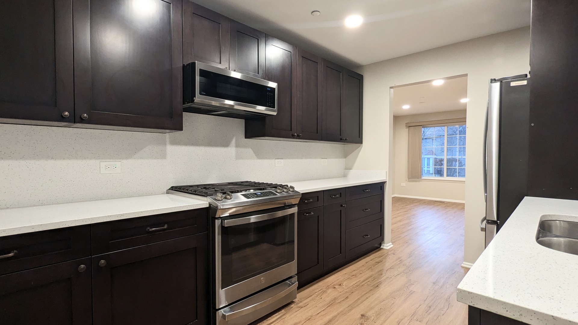 1628 Columbia Circle #4, Bartlett, IL 60103