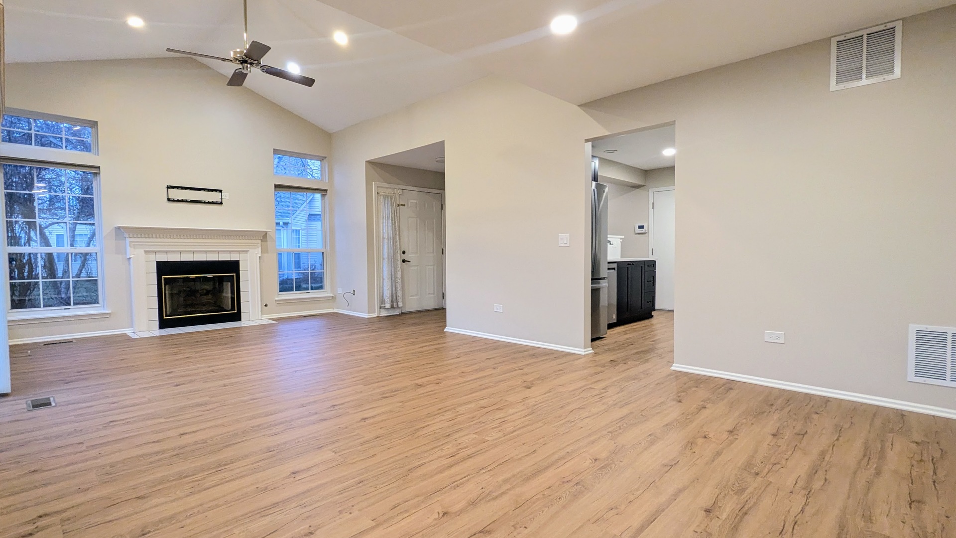 1628 Columbia Circle #4, Bartlett, IL 60103