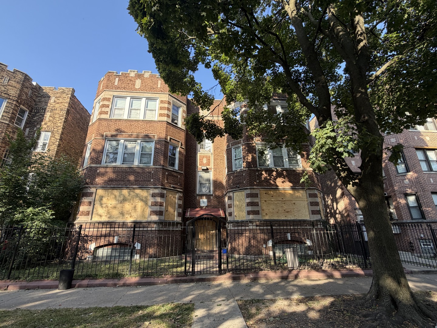 7816 S Phillips Avenue, Chicago, IL 60649