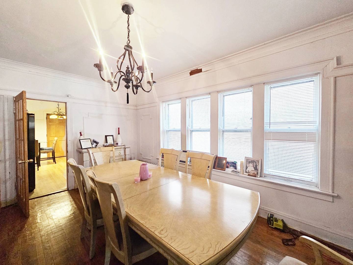 7949 S Rhodes Avenue, Chicago, IL 60619