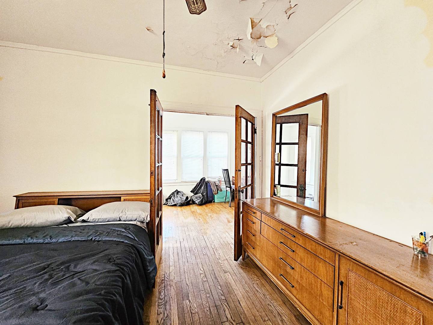 7949 S Rhodes Avenue, Chicago, IL 60619